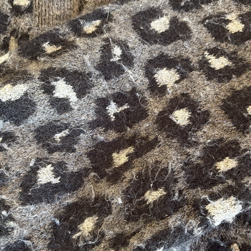 Abercrombie & Fitch Gray & Black Leopard Print Cardigan Size XS - Picture 16 of 16